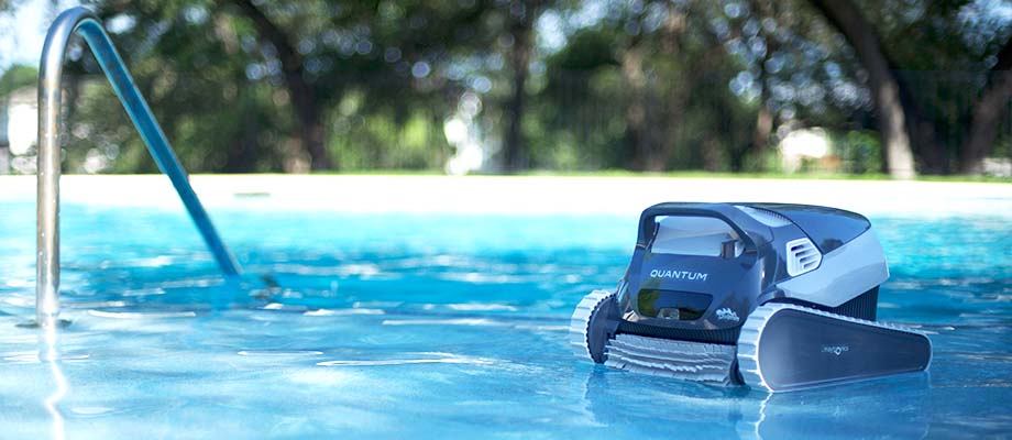 Self-contained robotic pool cleaner running without the pool pump on