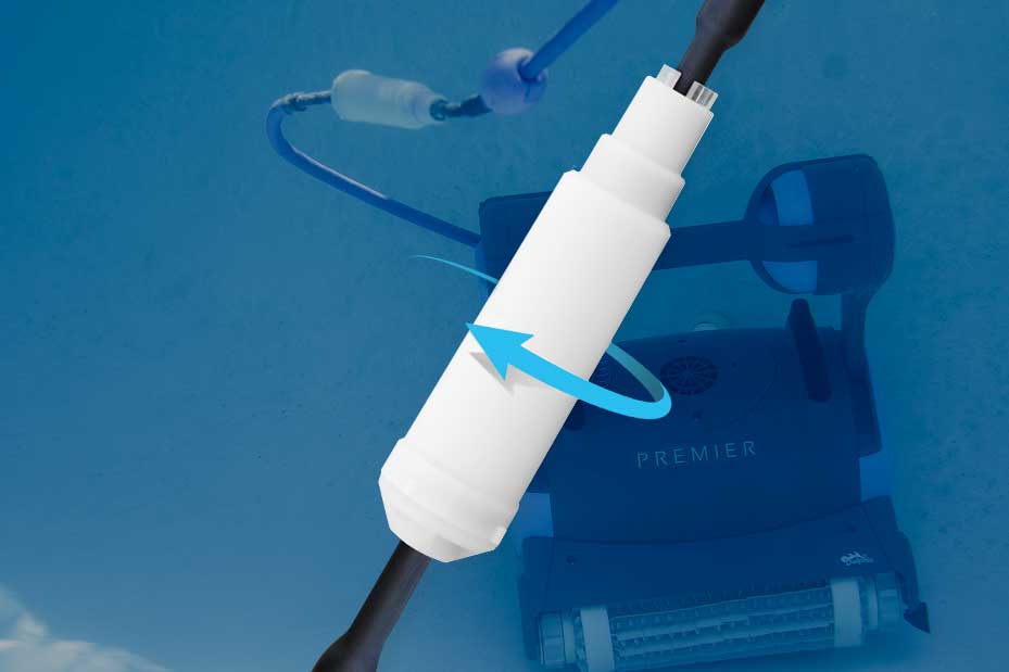 Straightening and untangling a robotic pool cleaner cord