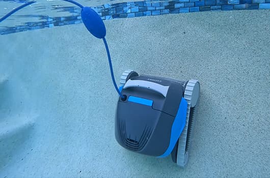 Dolphin Quantum Robotic Pool Cleaner