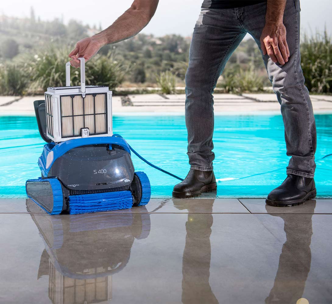 Dolphin S400 Robotic Pool Cleaner Review Robotic Reviews