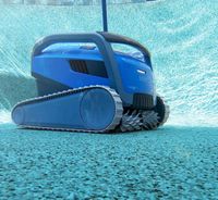 Dolphin M600 Underwater 5